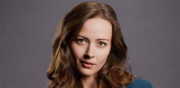 Amy Acker Height, Weight, Body Measurements, Bra Size, Shoe Size