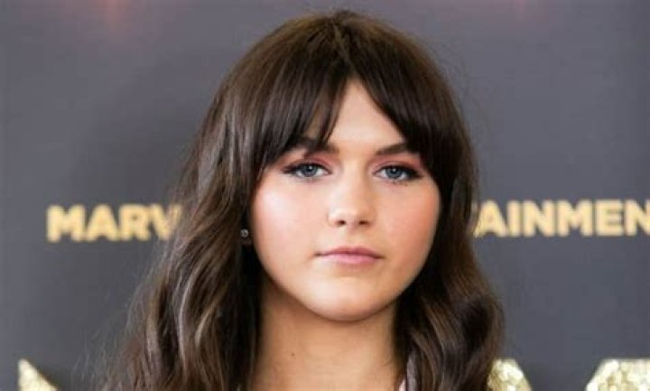 Chloe East Height, Weight, Measurements, Bra Size, Shoe Size