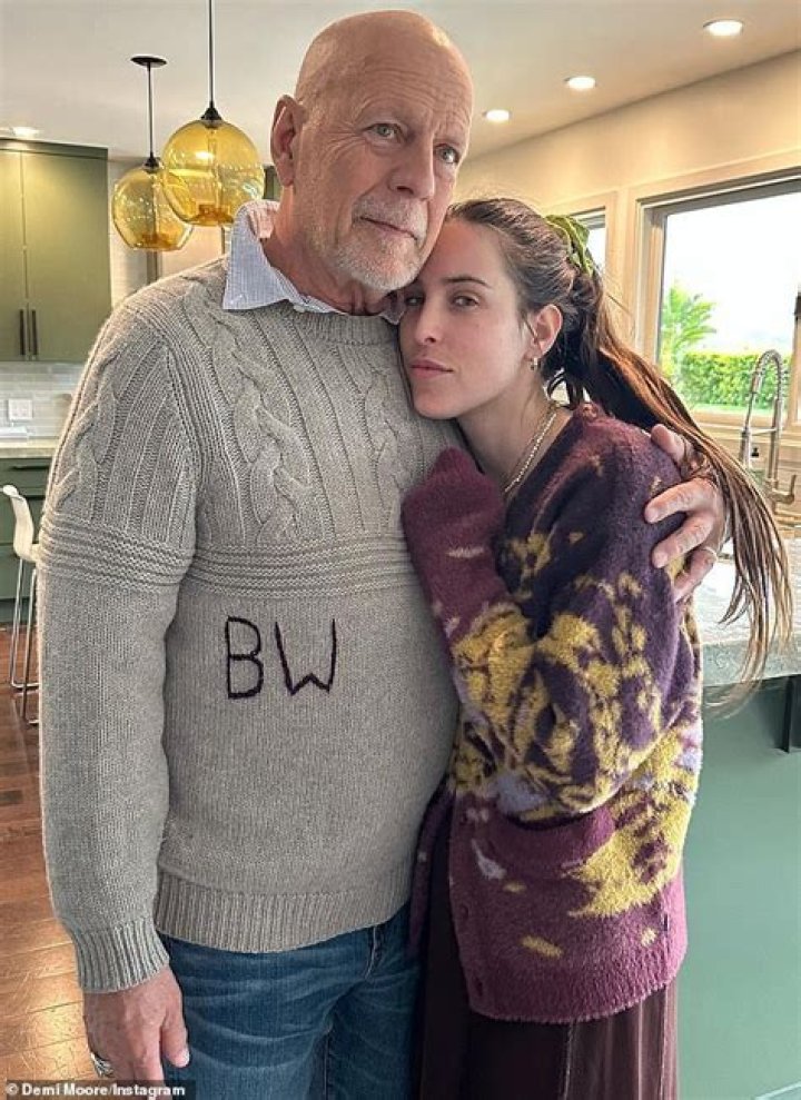 De'voreaux White Dating, Girlfriend, Net Worth, Salary, Earnings, Age, Height, Wiki-Bio