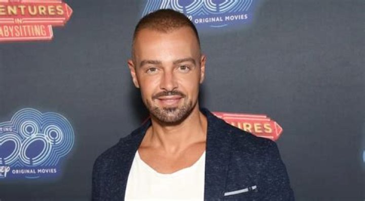 Joey Lawrence Height, Weight, Body Measurements, Shoe Size