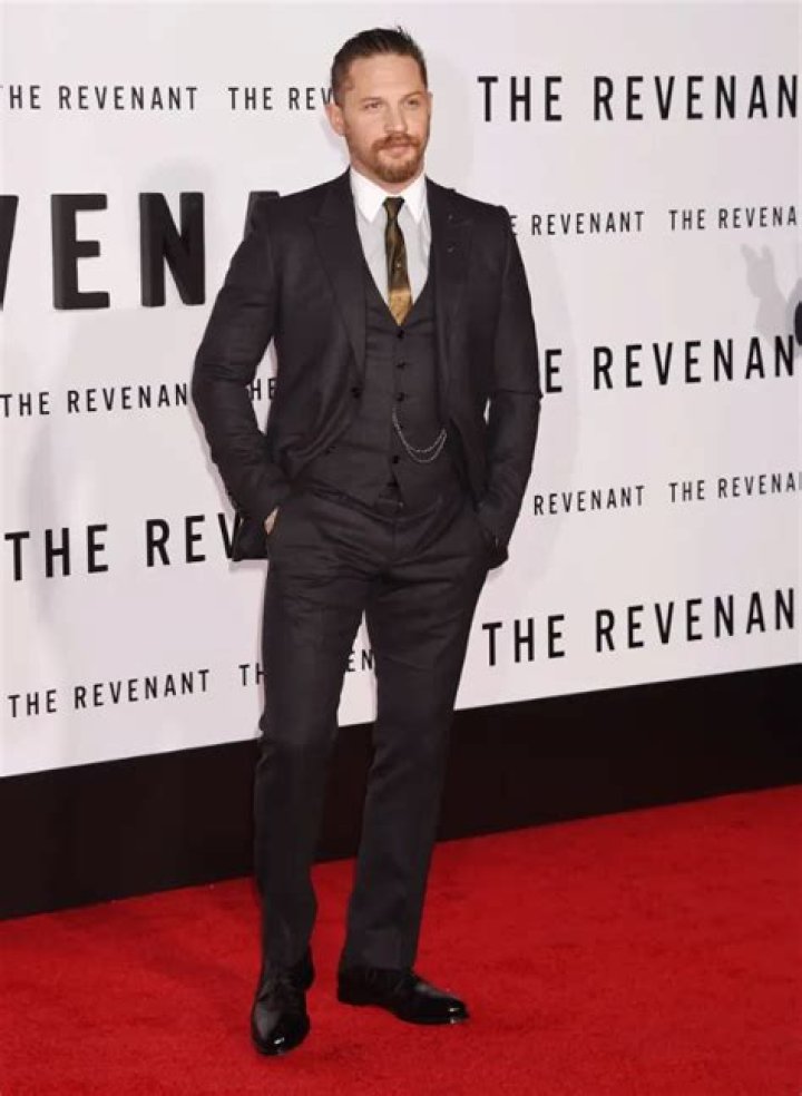 Tom Hardy Height, Weight, Body Measurements, Shoe Size