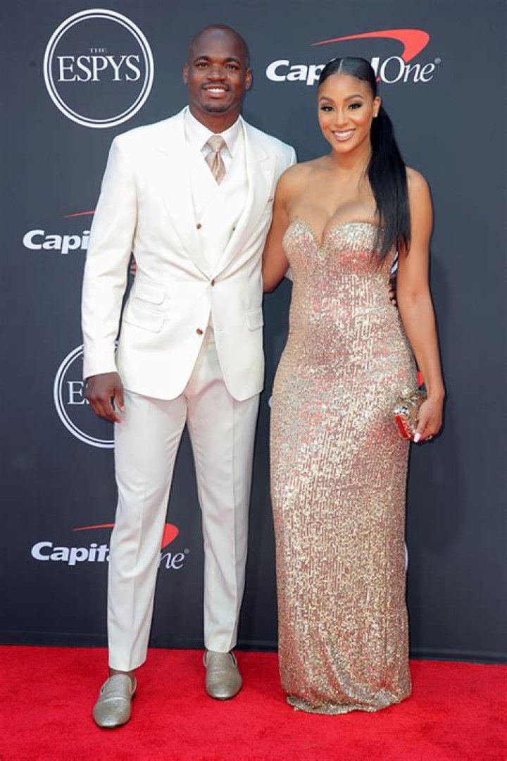 Who is Coyote Peterson’s wife? Details about his net worth in 2018